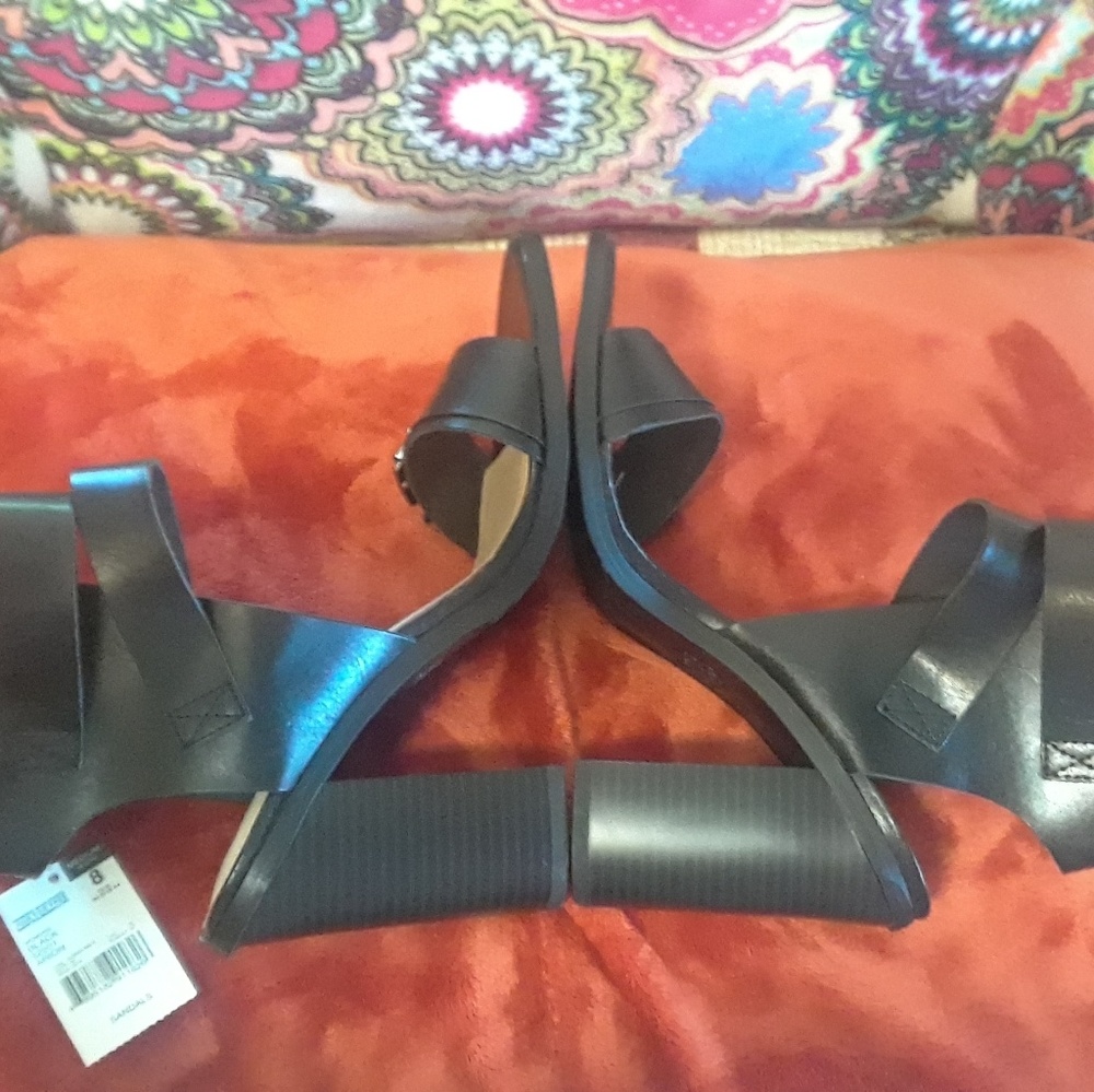NWT chunky heel sandals ❤